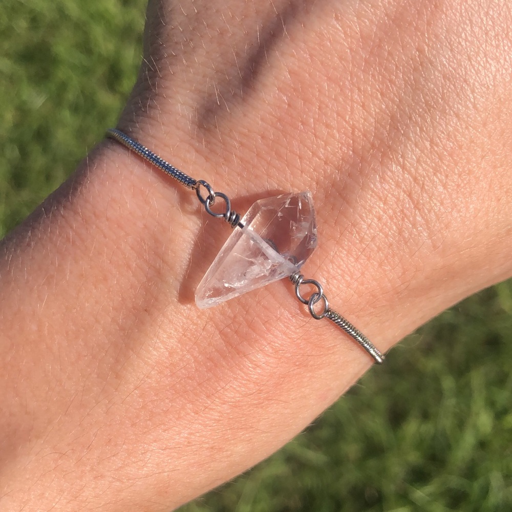 Fine Crystal Clear Quartz 🔴